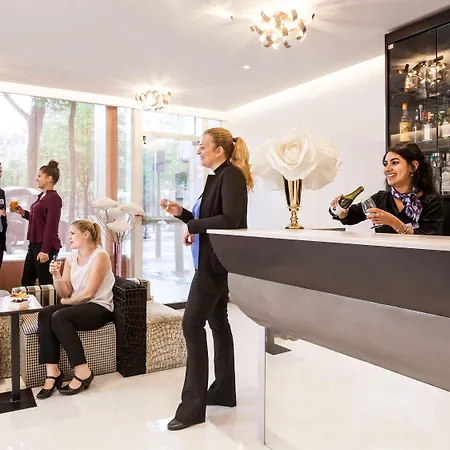 巴黎意大利广场美居酒店 酒店