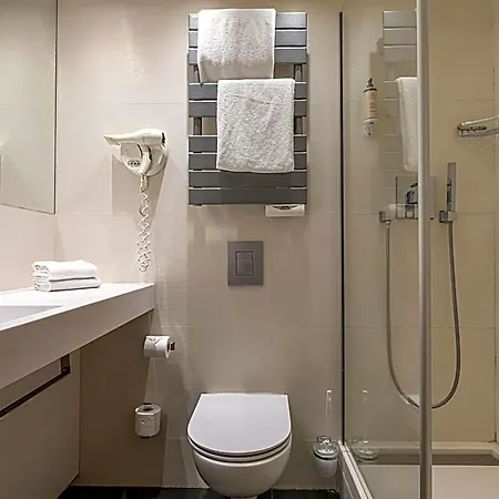Отель Mercure Place D'italie 4*