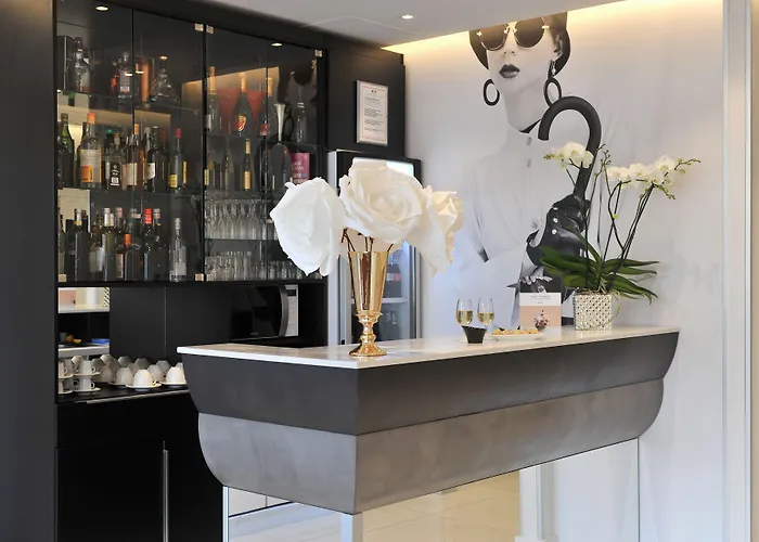 Hotell Mercure Place D'italie