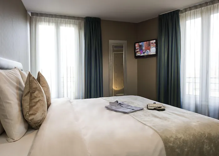Mercure Place D'italie Hotel